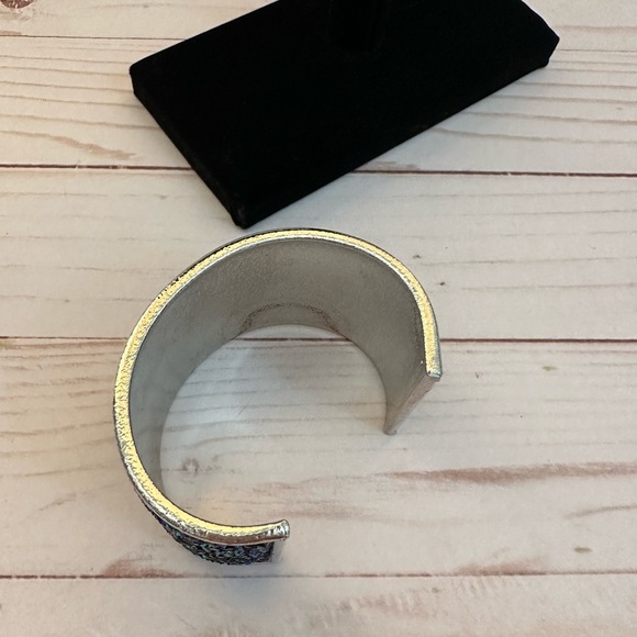 Large Cuff With Sparkling Stones Brand New - Picture 5 of 8